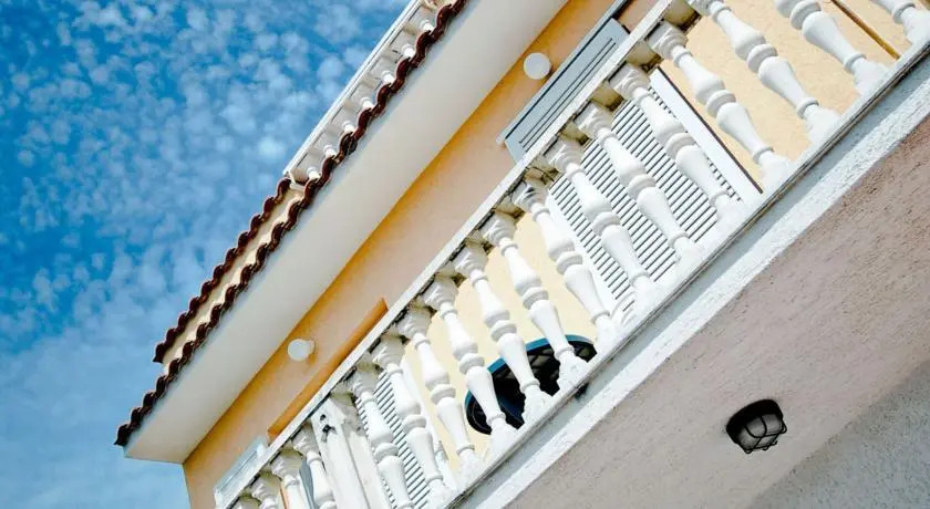 Villa Mira