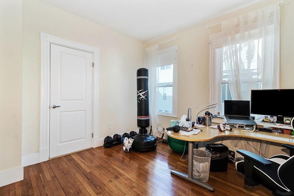 Beautiful, Modern 3br With A Home Office & Patio In Jp Close To Major Hospitals 2 Bedroom Condo by Redawning