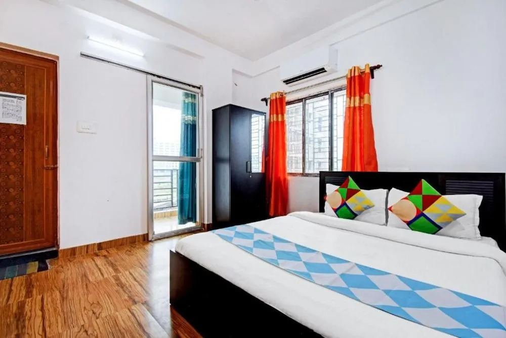 Goroomgo Relax Inn Newtown Kolkata