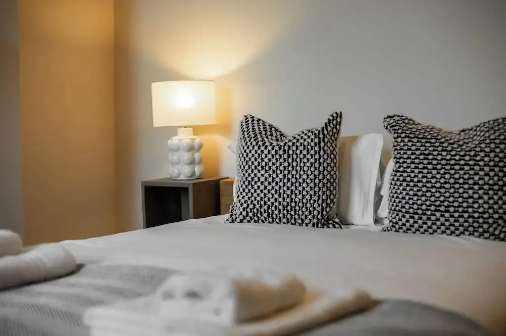 VESTO Three Bedroom Apartment in Clapham