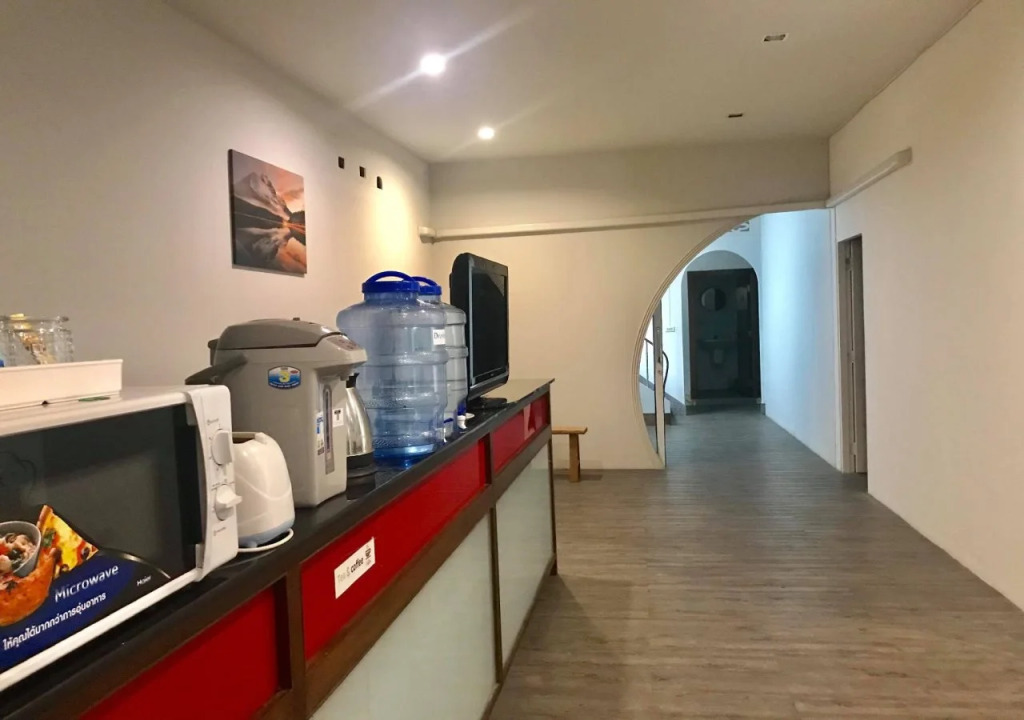 Mr Travel Hostel