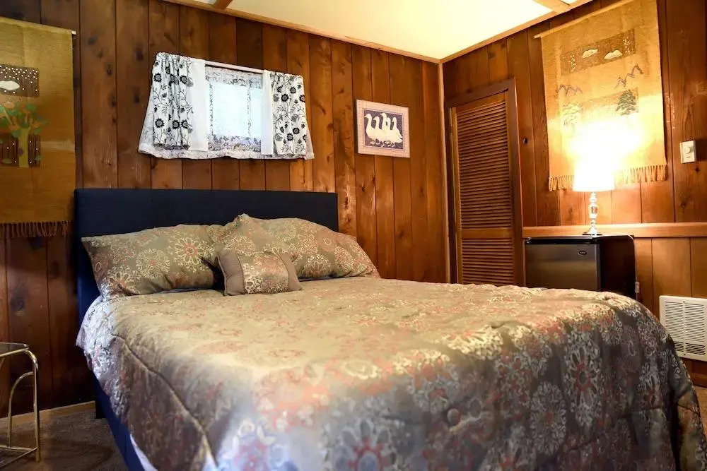 Gateway Inn & Cabins