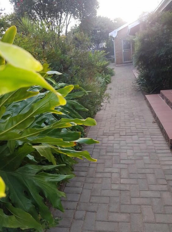 Stay at Home Airport Lodge