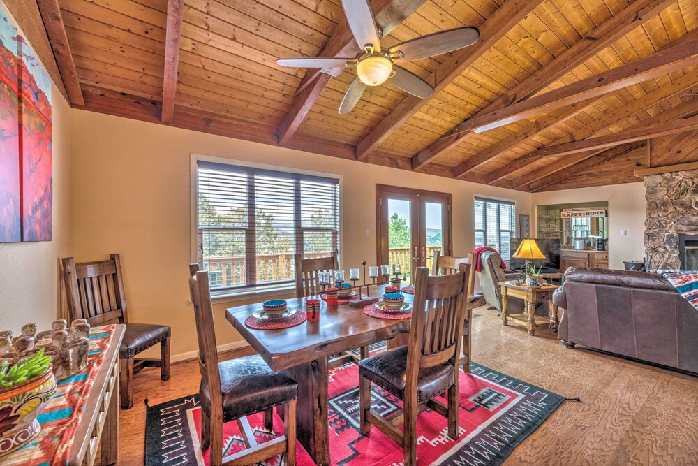 Alto Cabin w/ Stunning Views, Hot Tub + Sauna!