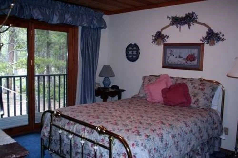 Spacious Home on Donner Golf Course - 3 Br Condo