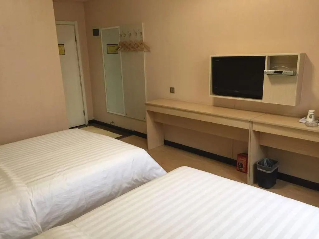 7Days Inn 261 Shijiazhuang Zhonghua Street New Railway Station