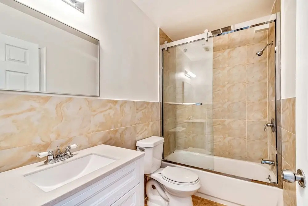 A Touch of Blue! Stylish 2BD Next to Reading Terminal Market