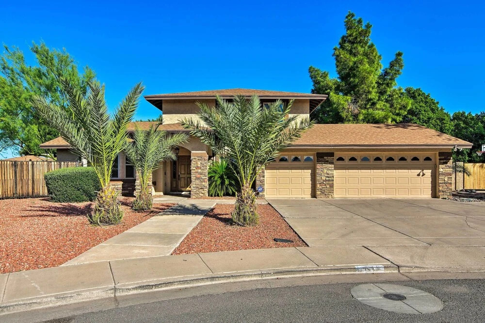Pool, Bar & Game Room: Red Mountain Mesa Oasis
