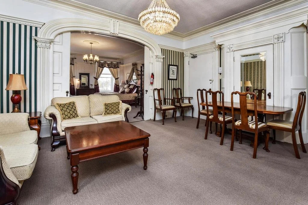 Noble Suites