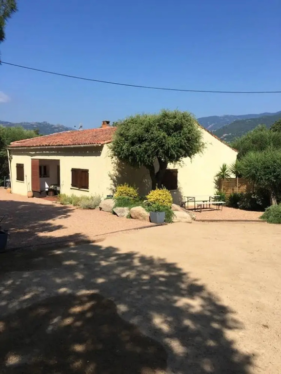 House With 4 Bedrooms in Lecci, With Wonderful Mountain View, Enclosed Garden and Wifi - 2 km From the Beach