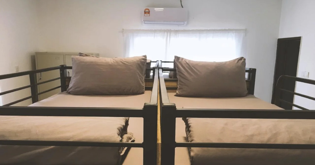 House Of Throne Hostel