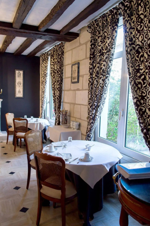 Logis Hotel Restaurant Le Cheval Blanc