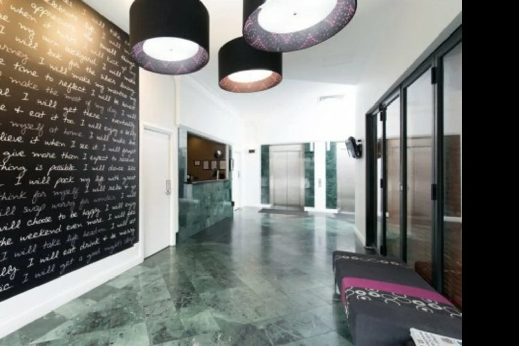 Frome Apartments