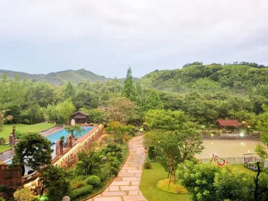Mogan Mountain · Suzhou Style Garden Hostel