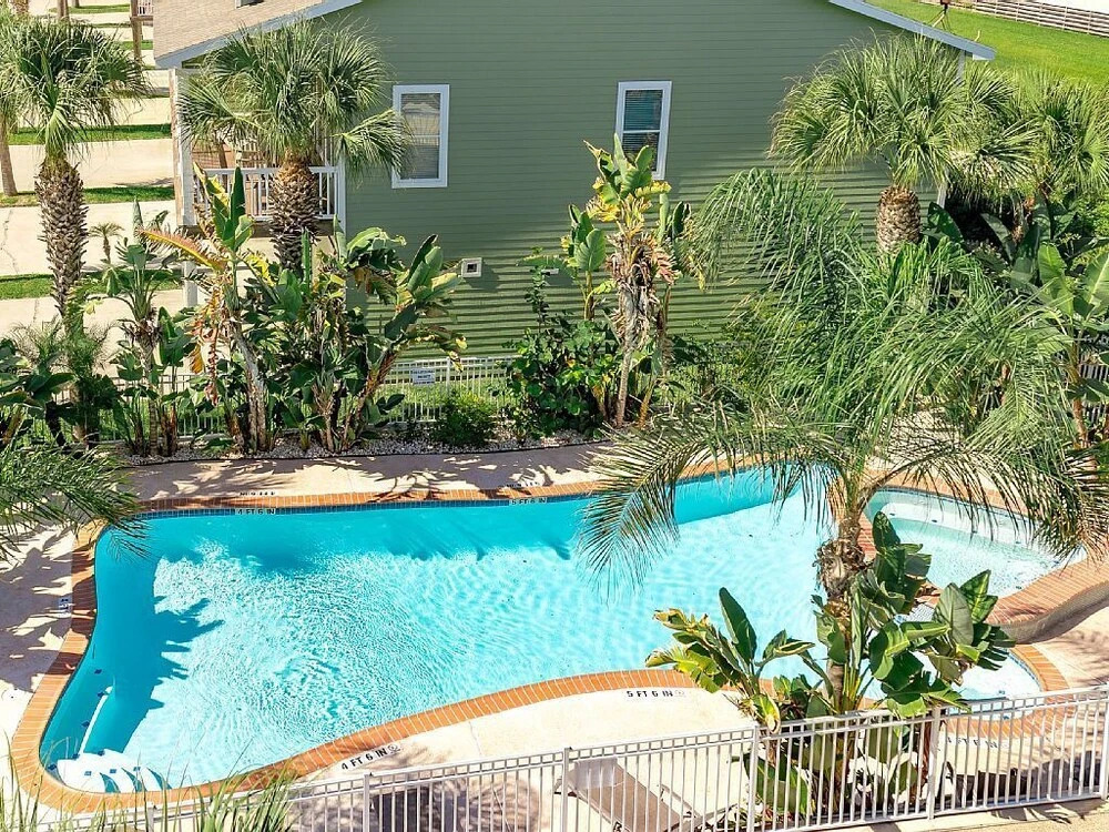 Livin' On Island Time Shtd2 4 Bedrooms 2 Bathrooms Townhouse