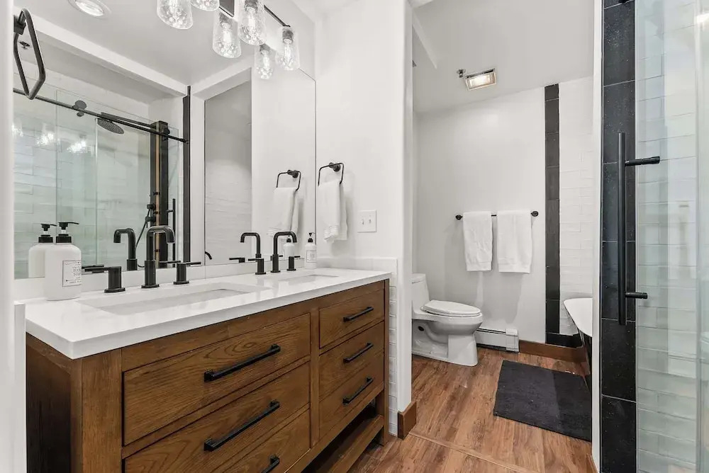 Updated 2 BDR Condo Walk to Deer Valley & City!
