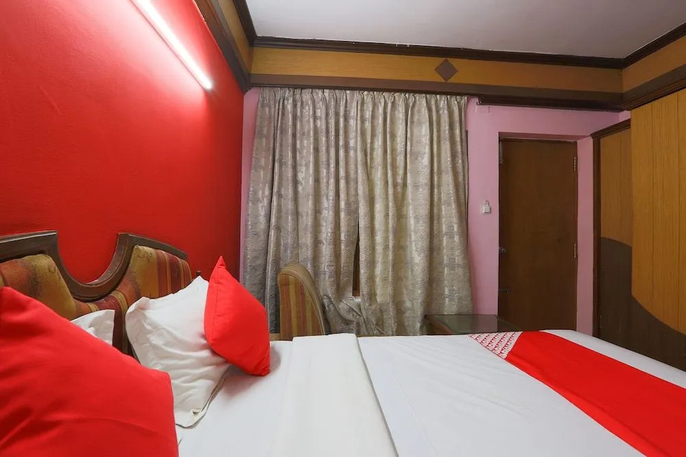 OYO Flagship 24364 Shiv Shanthi Grand