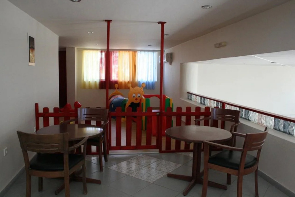 Irinna Hotel-Apartments