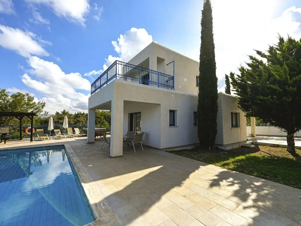 Modern 4-bedroom Villa