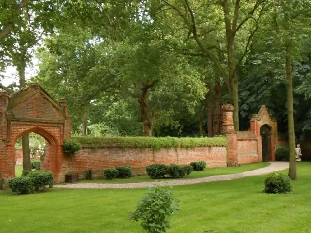 Elizabethan Manor House - Sleeps 2-4 - Parking