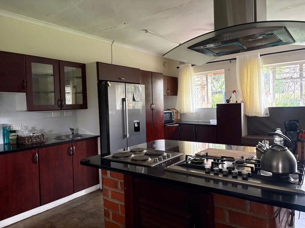 Standard Room In Mt Pleasant Heights - 2385
