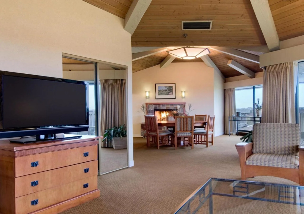 Indian Lakes Hotel