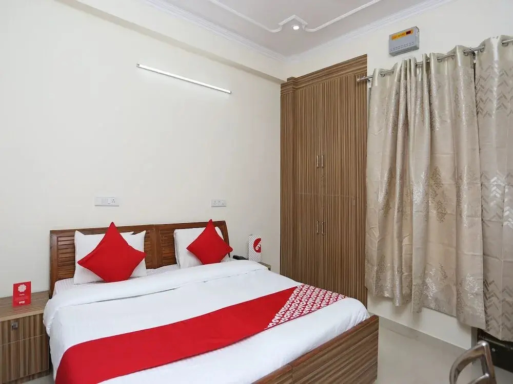 Star Guest House by OYO Rooms