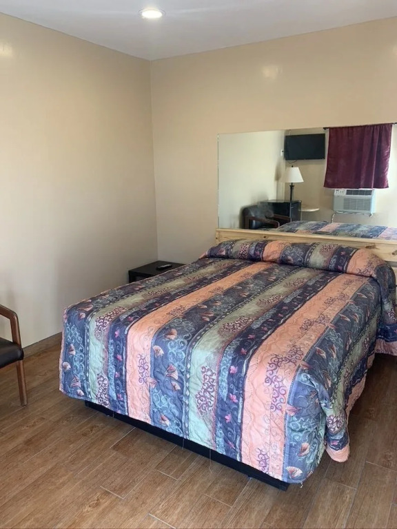 Carlton Motel