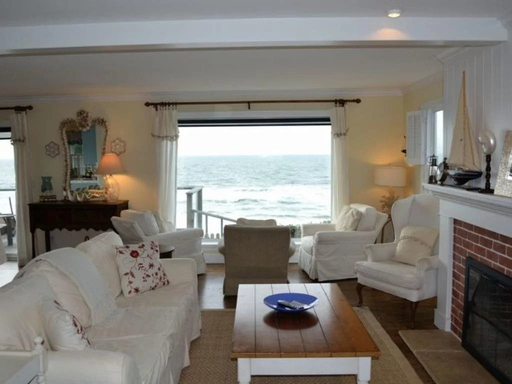 Sea Cliff 3 Br cottage by RedAwning