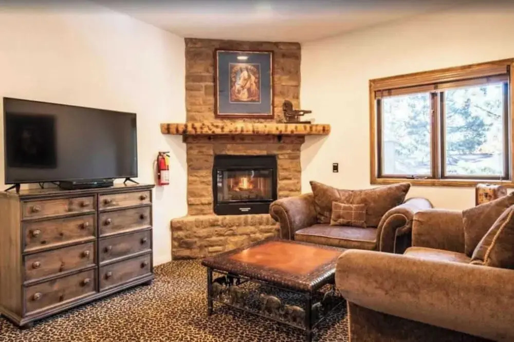 Walk to Lake 6BR Cabin w/ Game Room, Hot Tub Big Bear Castle