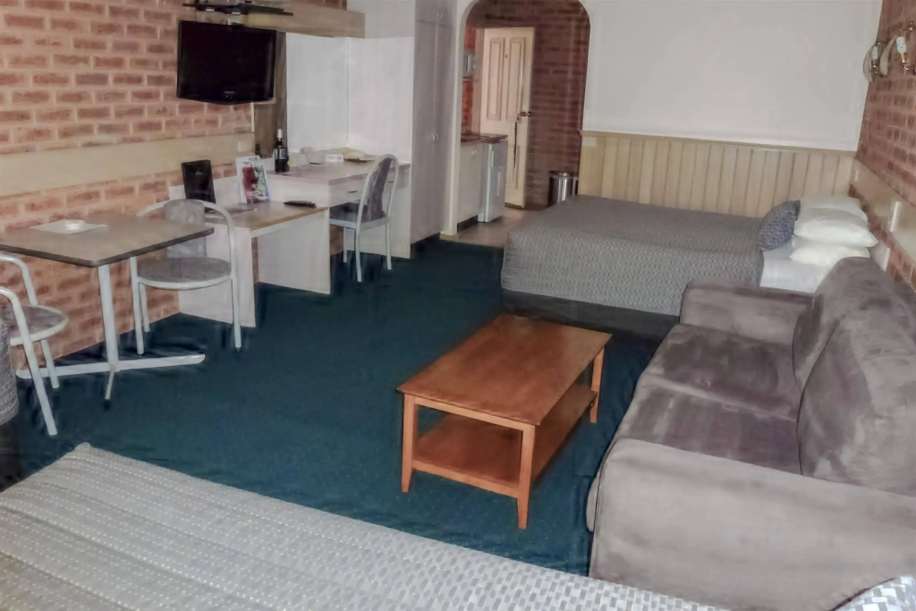 Colonial Motor Inn Bairnsdale Golden Chain Property