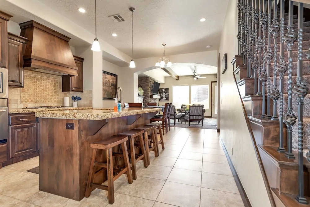 Lost Springs @ Coral Ridge Resort 3 Bedroom Townhouse by RedAwning