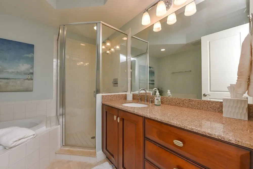 An Upscale Villa in the heart of Siesta Key on Beach Road