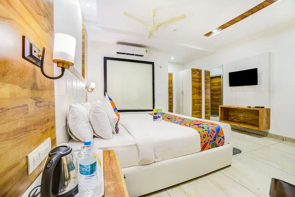 FabHotel Three Palms
