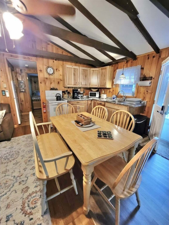 Wildflower Cabins Limit 6 3 Bedroom Villa