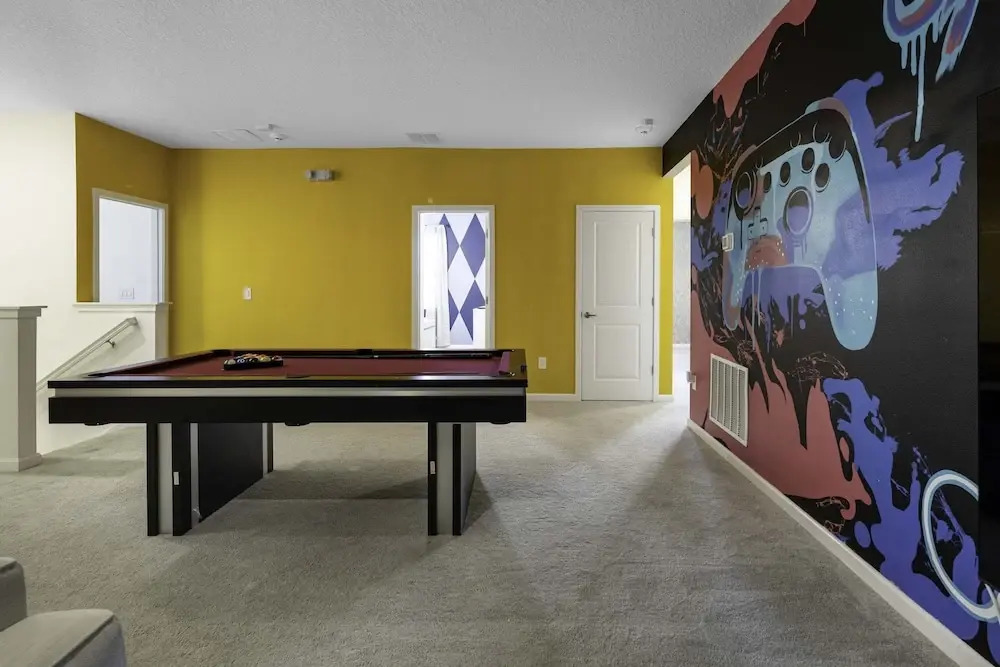Family Villa w Pool Games n Themed Rooms