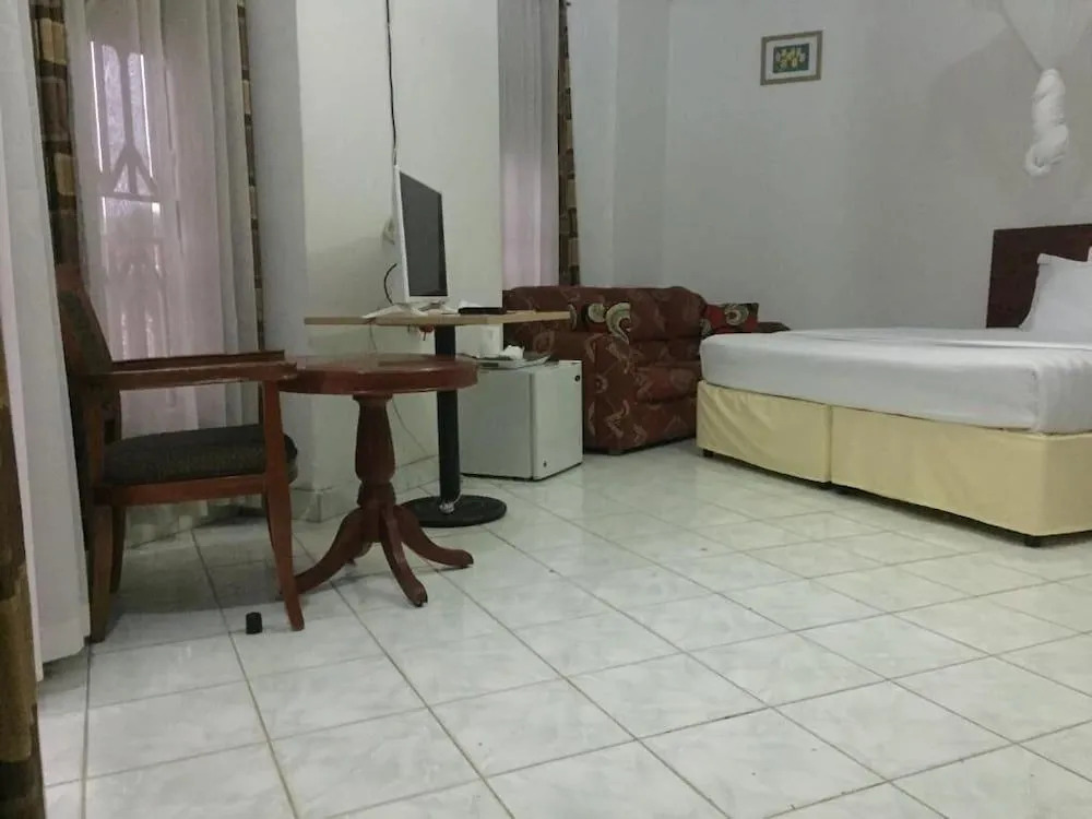 Romalo Hotel & Apartments