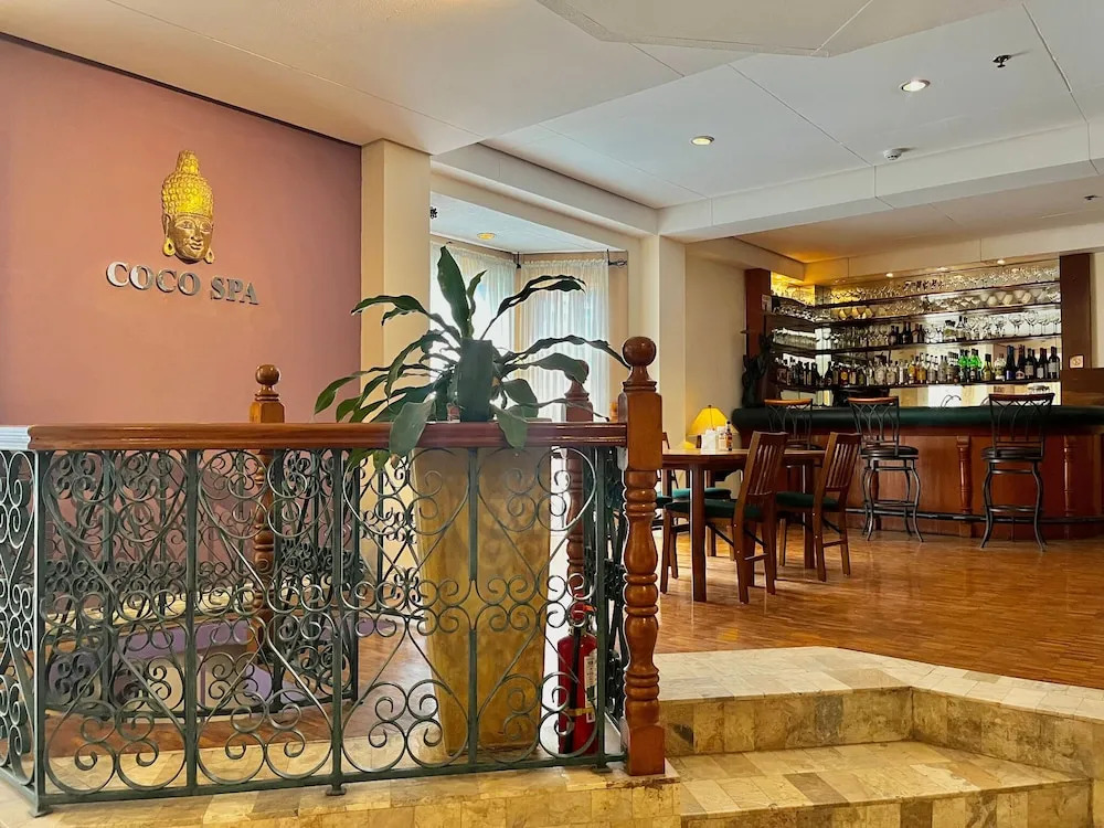 Coco Grande Hotel