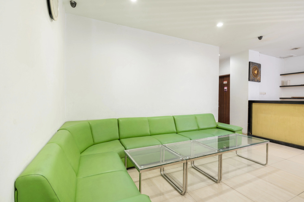 OYO Flagship 3869 Metro House Sub