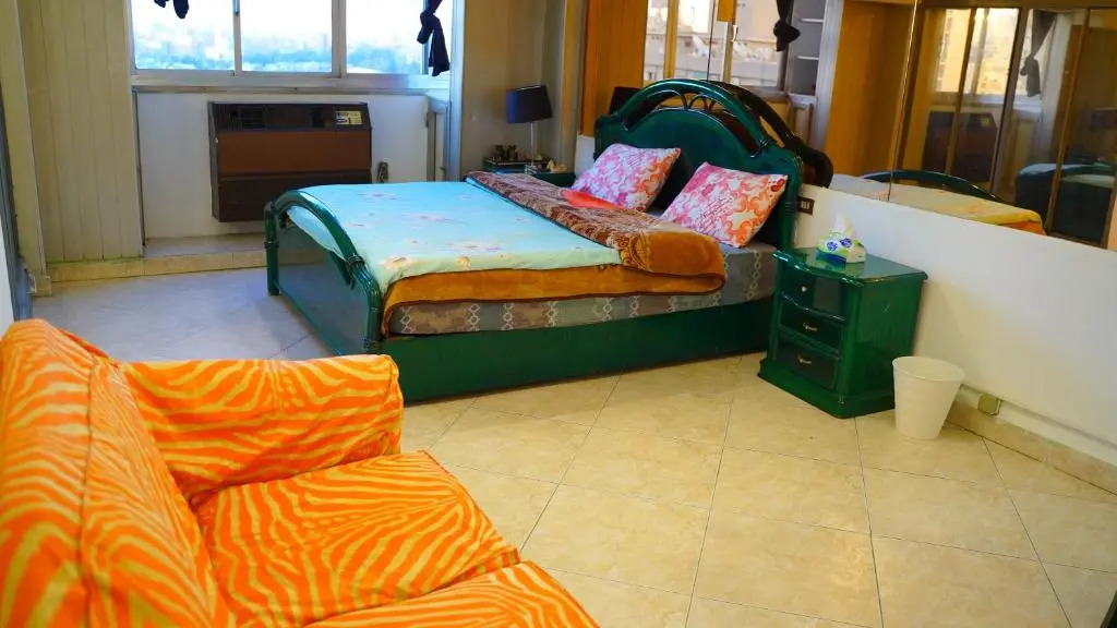 Spacious 2 Bedroom Apt Viewing the Holy Nile