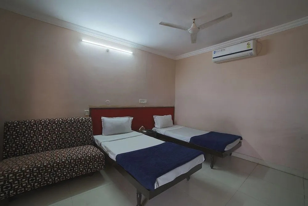 SPOT ON 42038 Hotel Sri Krishna