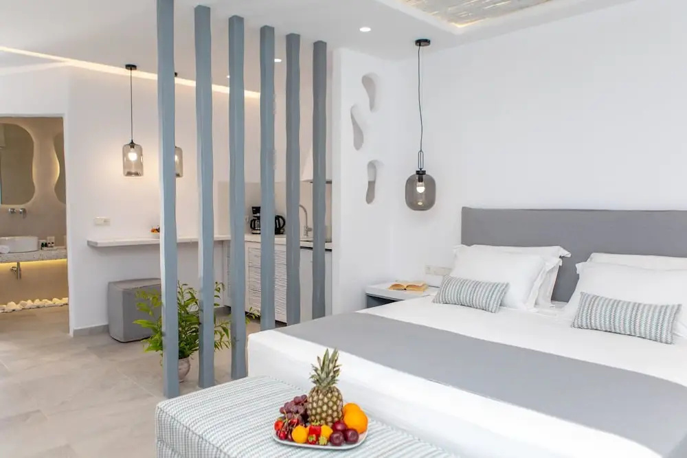 Crystal Mare Suites