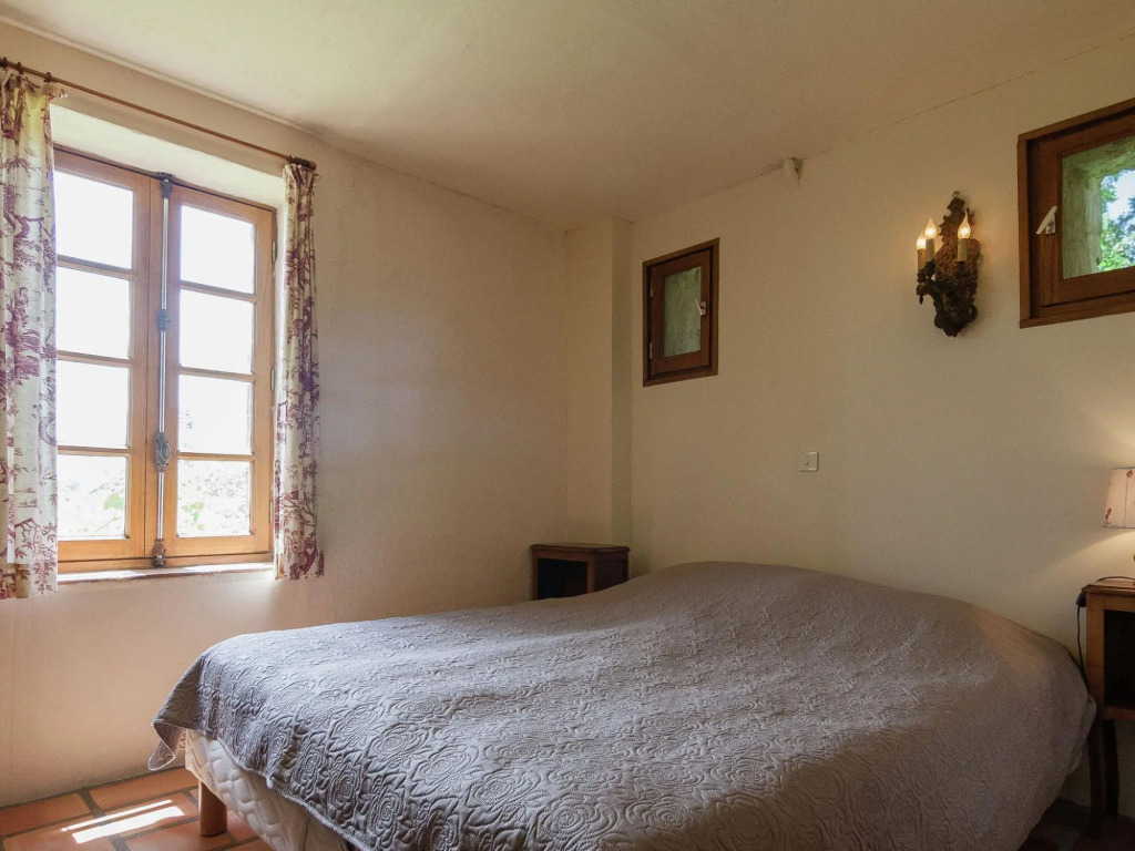 Quaint Mansion in Aquitaine estate with private garden