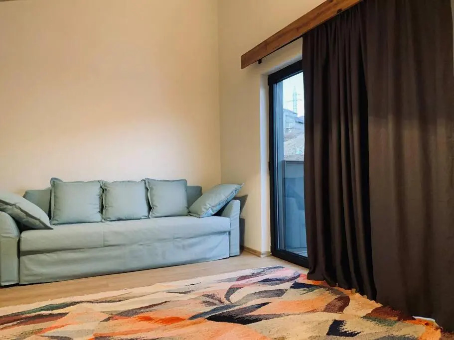 Mariam's Stunning and Sunny Apt