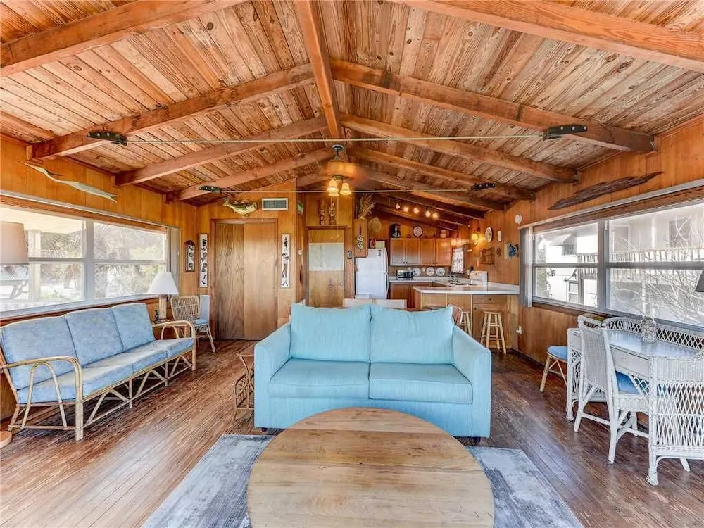 Pounds Cottage, 1 Bedroom, Ocean Front, Pet Friendly, Sleeps 5