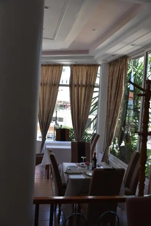 Privé City Hotel