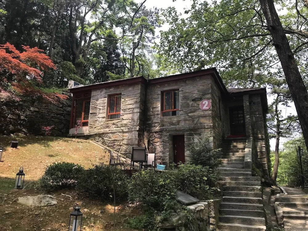 Lushan Xinyuan Hotel