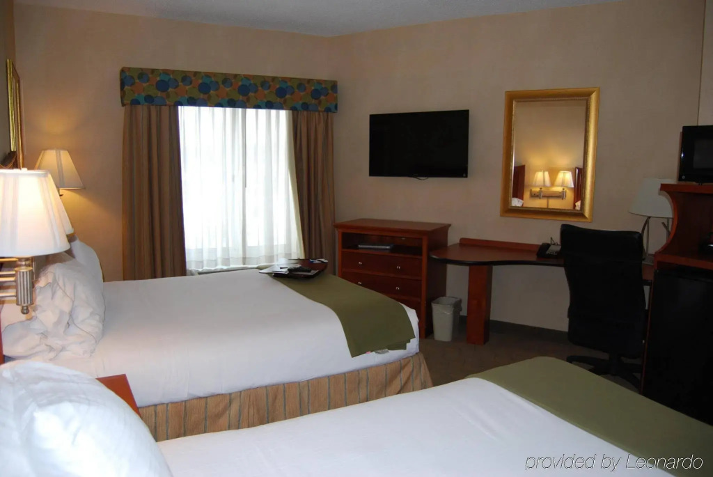 Holiday Inn Express Hotel & Suites Auburn Hills by IHG