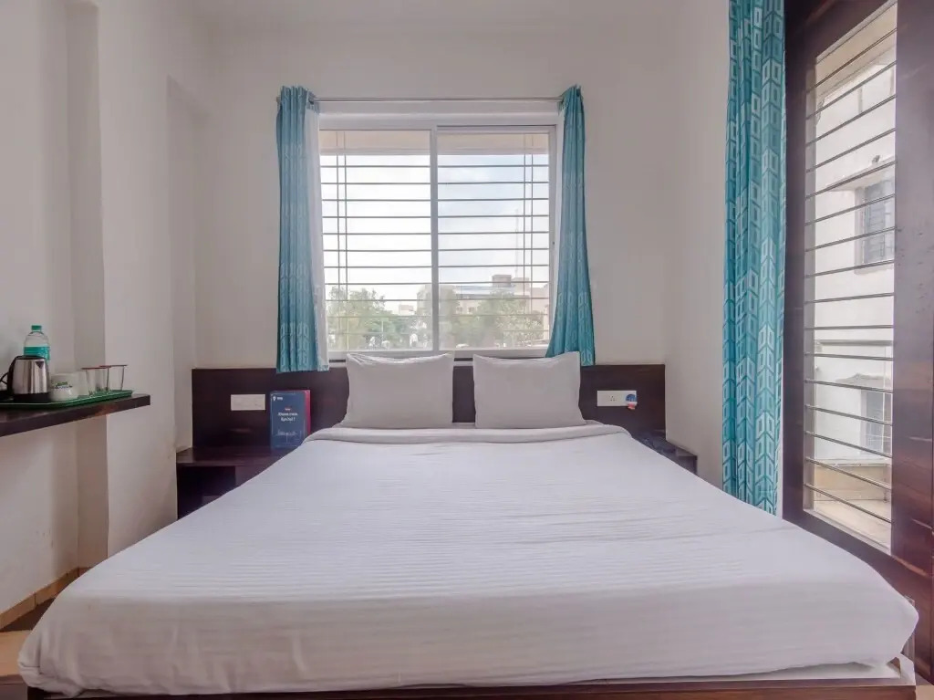 House Khas Suites by OYO Rooms
