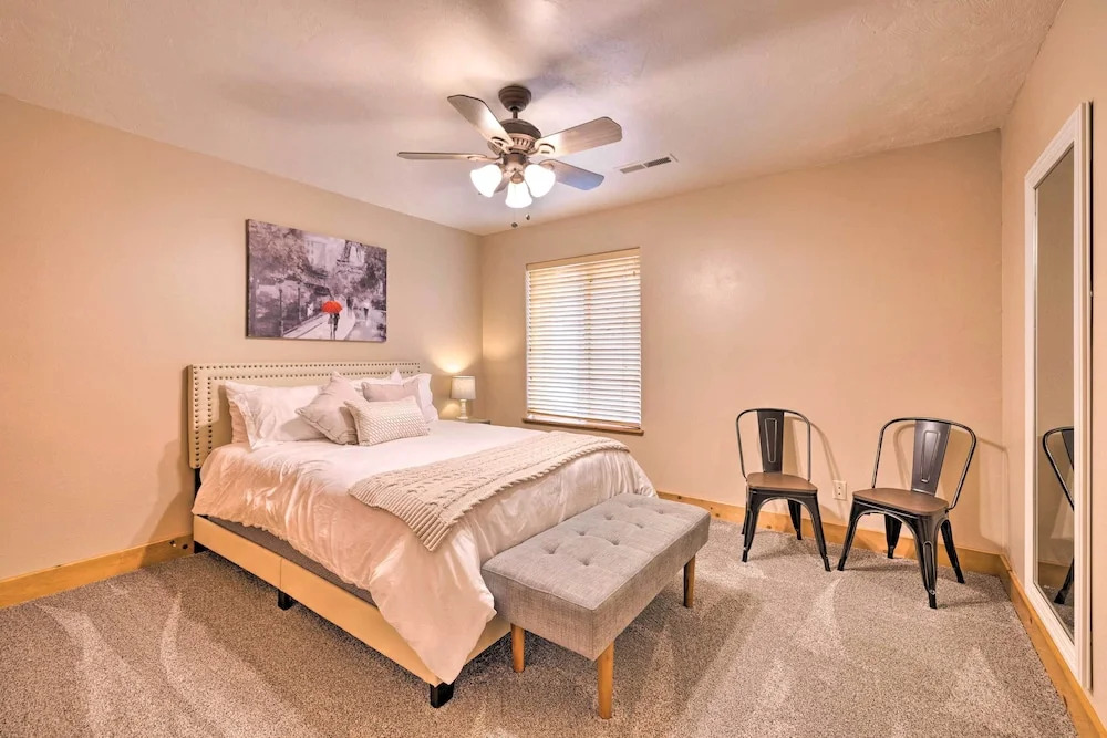Hurricane Home w/ Pool & Spa ~ 25 Mi to Zion!